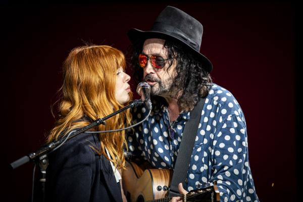 MIKE CAMPBELL WITH HOLLYE BYNUM_PHOTO-EJ-HERMITT
